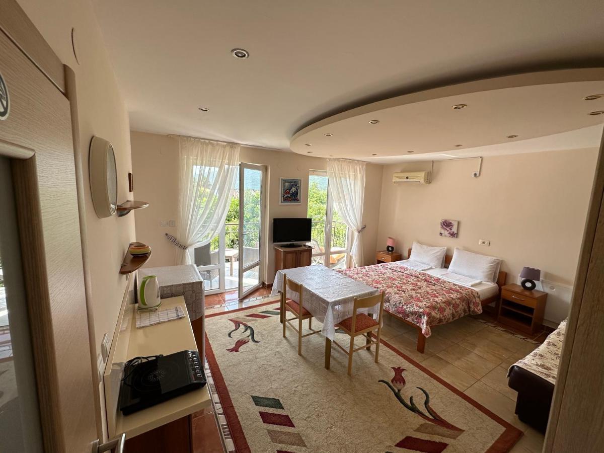 Villa Alla Bed And Breakfast Херцег Нови Екстериор снимка
